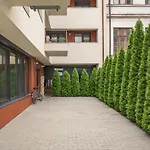 Downtown Vintage Chic