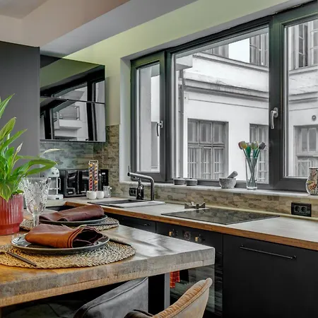 Downtown Chic Apartment, Ideal For Families And Groups! *