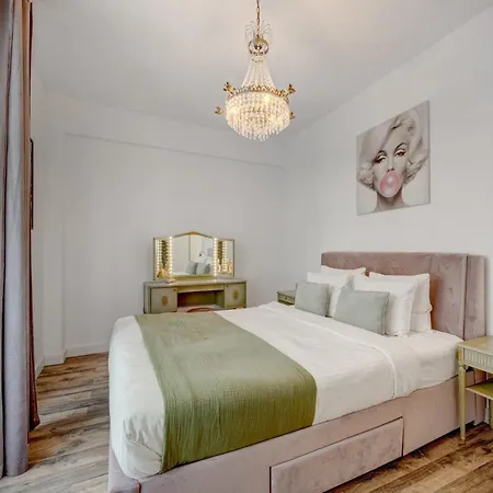 Downtown Chic Apartment, Ideal For Families And Groups! Apartment Bucharest