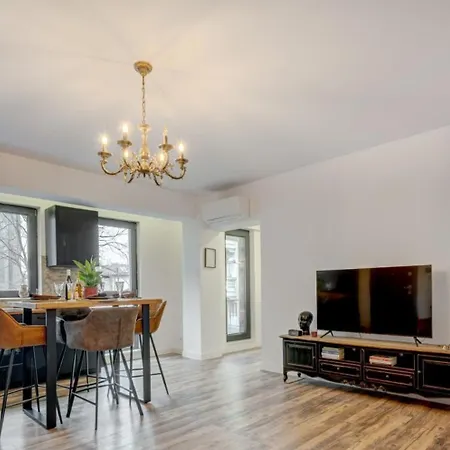Apartment Downtown Chic Apartment, Ideal For Families And Groups!