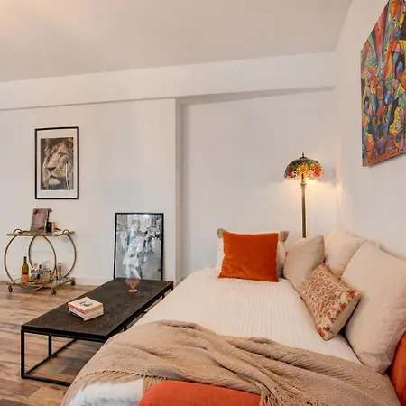 Downtown Chic Apartment, Ideal For Families And Groups! * Bucareste