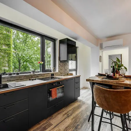 Downtown Chic Apartment, Ideal For Families And Groups!