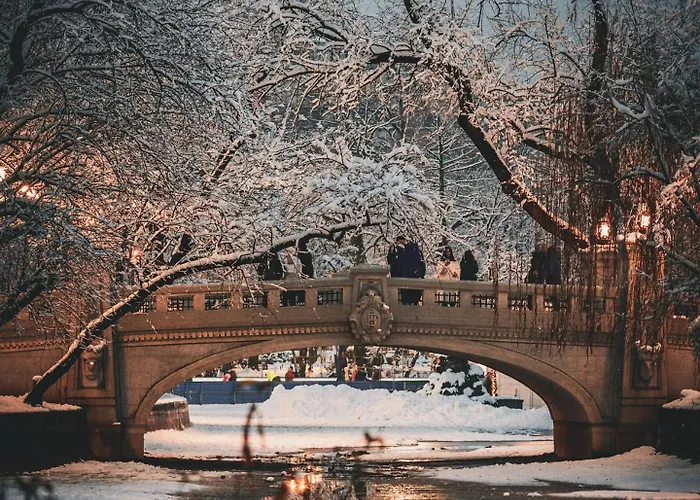 Downtown Vintage Chic