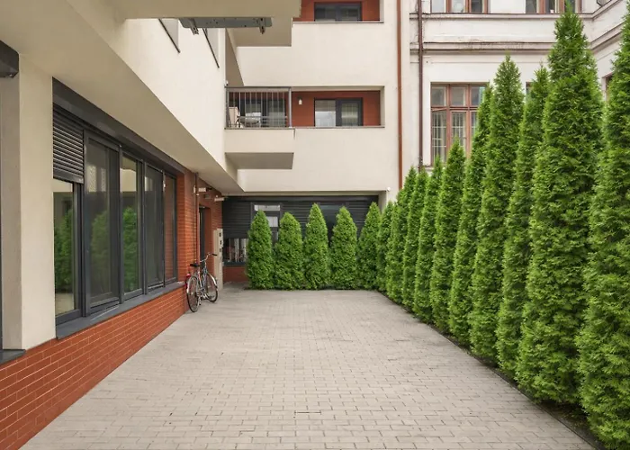 Downtown Vintage Chic