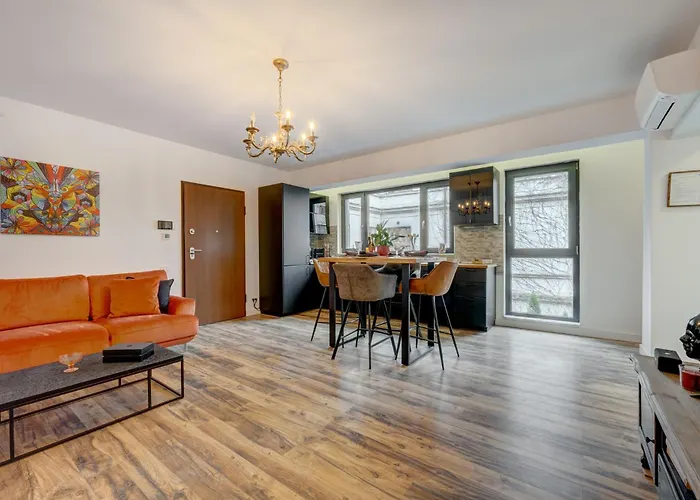 Downtown Vintage Chic *